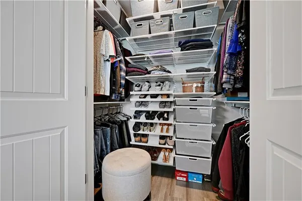 $360,000 | 826 Shane Lane, Belton, MO 64012