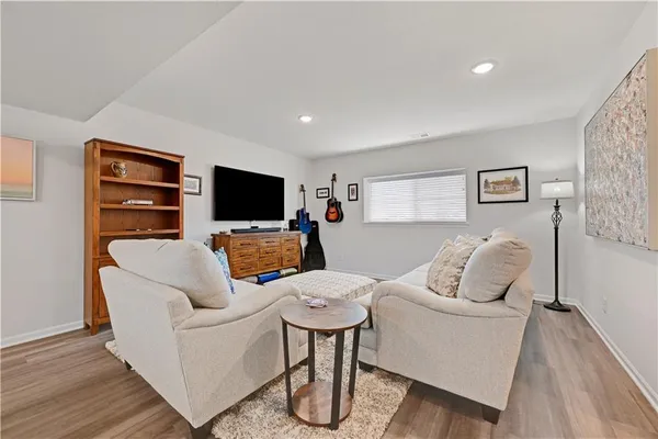 $360,000 | 826 Shane Lane, Belton, MO 64012