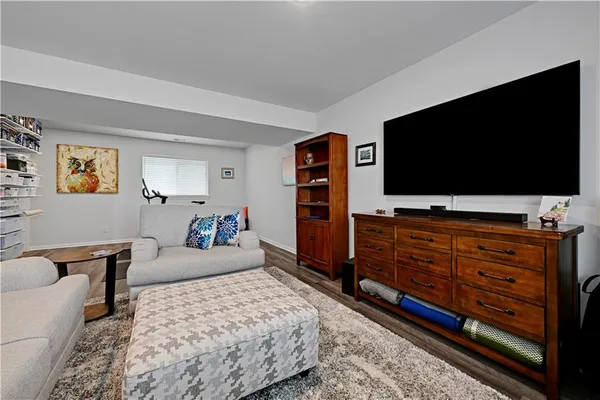 $360,000 | 826 Shane Lane, Belton, MO 64012