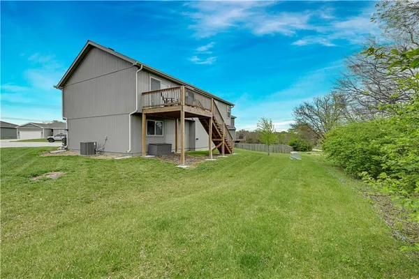 $360,000 | 826 Shane Lane, Belton, MO 64012