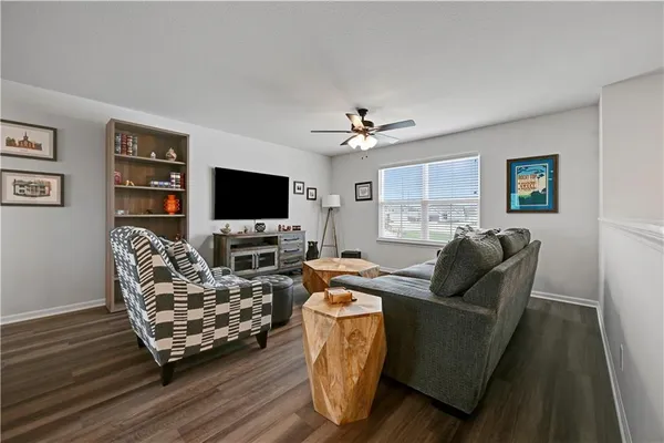 $360,000 | 826 Shane Lane, Belton, MO 64012