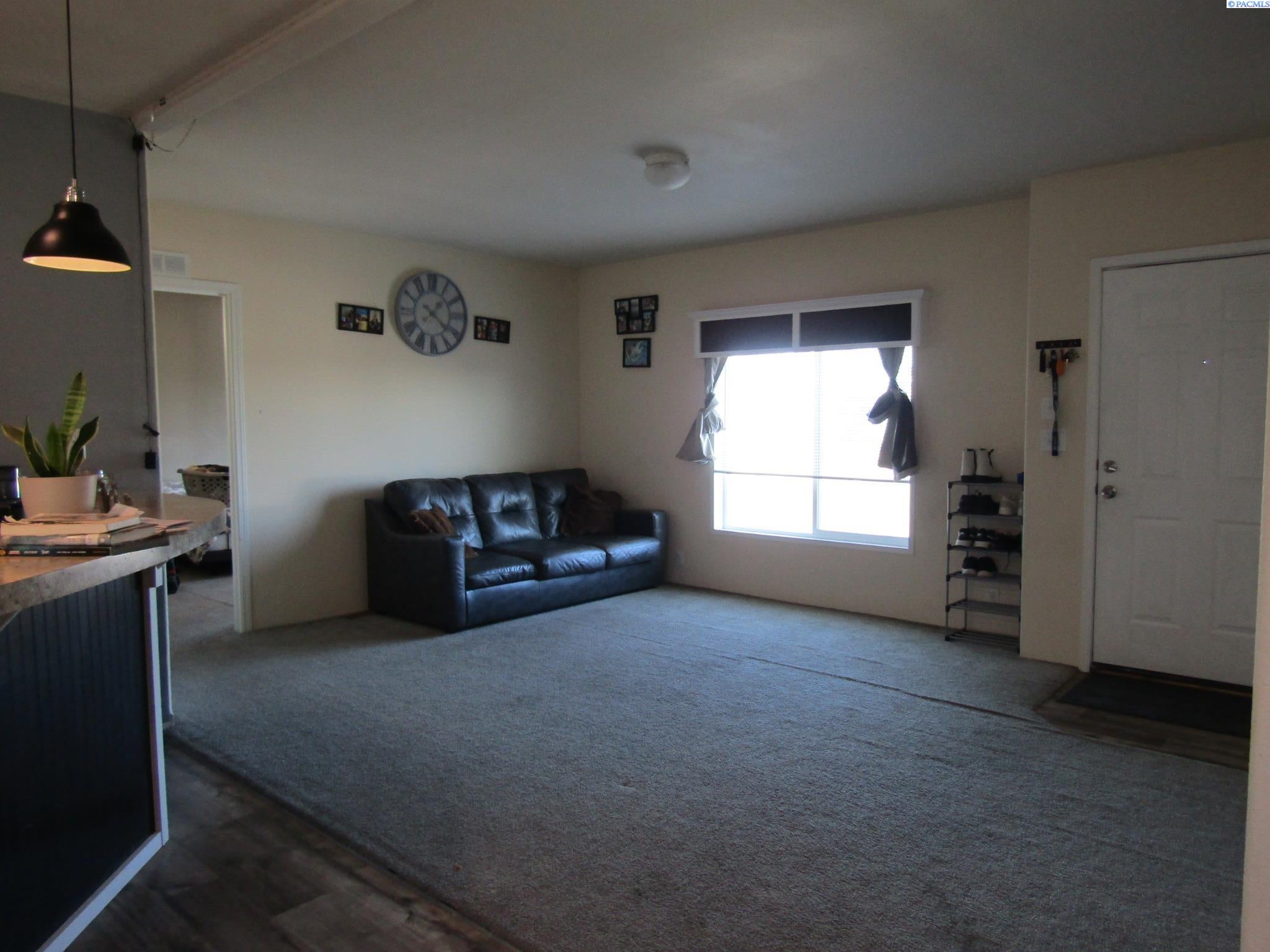 200802 East Game Farm Road Kennewick, WA 99337 - Photo 11 of 35 Gallery Image 11