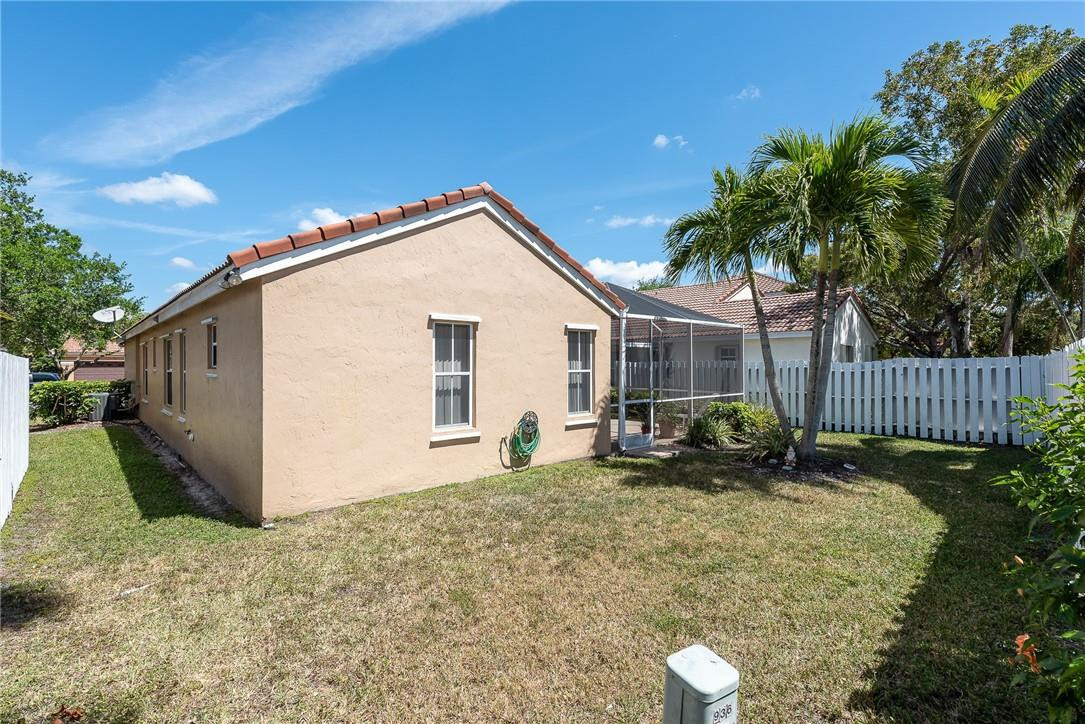 938 Falling Water Road Weston, FL 33326 - Photo 24 of 25 Photo 24