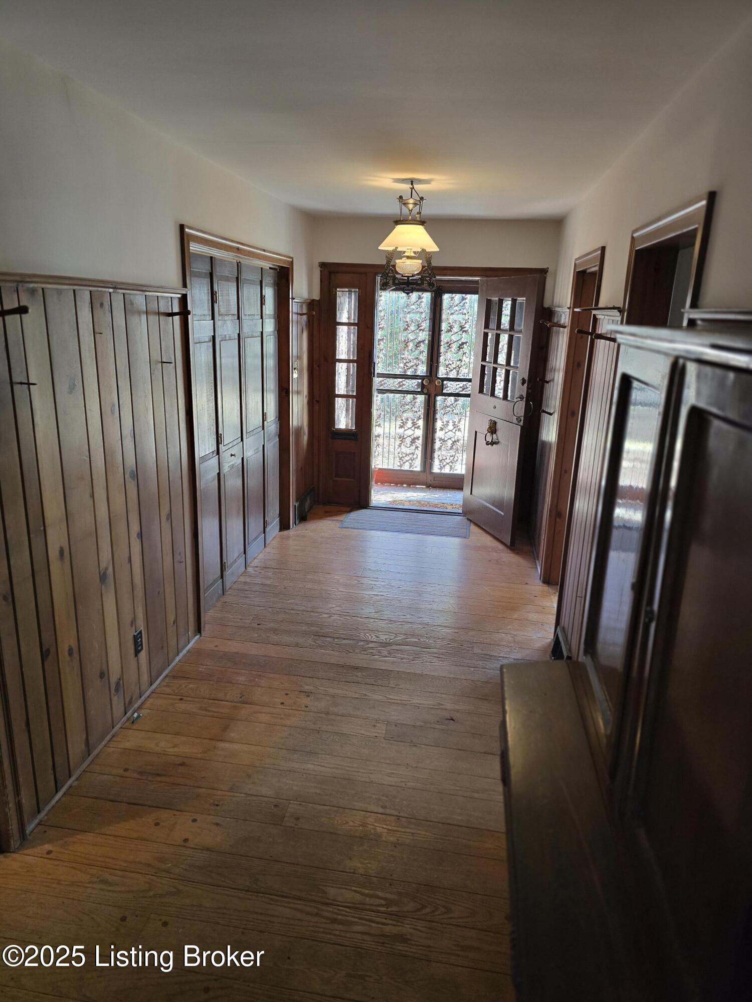 1 Ridge Road Louisville, KY 40205 - Photo 4 of 53 3777688650493598249