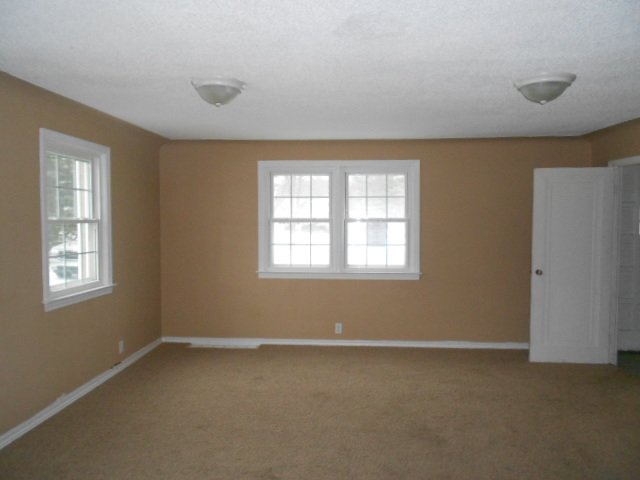 260 South Allen Road St. Clair, MI 48079 - Photo 10 of 16 31094717-9.JPG