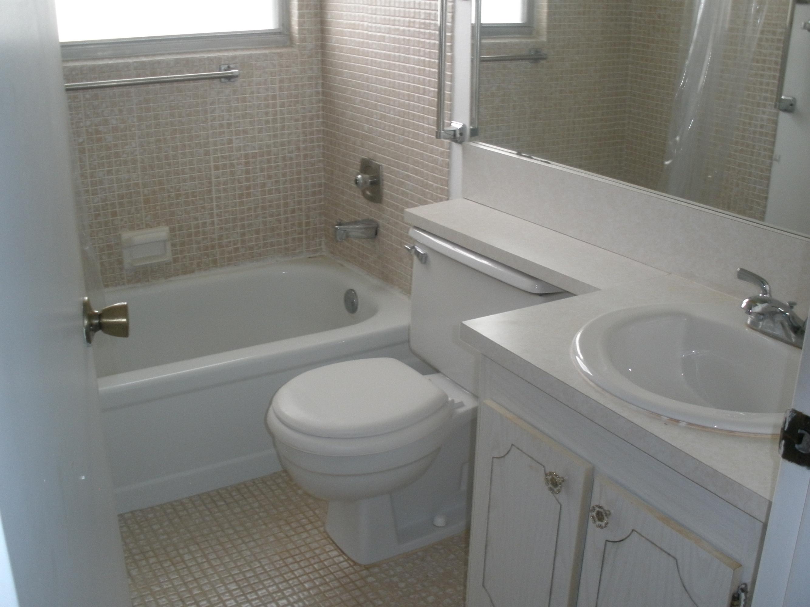 606 Fanshaw North, Unit O Boca Raton, FL 33434 - Photo 6 of 10 007