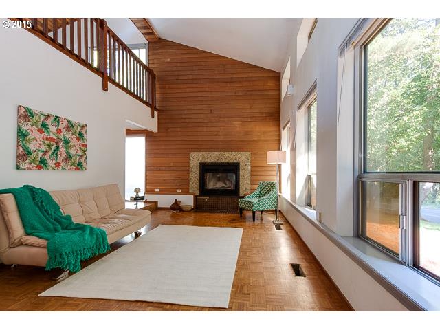 2375 Southeast Regner Road Gresham, OR 97080 - Photo 5 of 16 Living Room