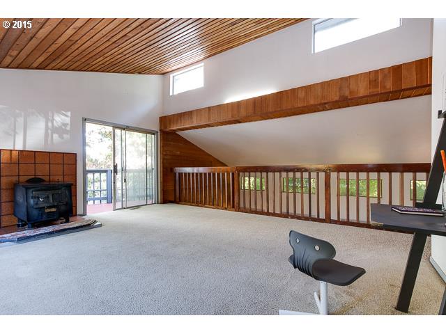 2375 Southeast Regner Road Gresham, OR 97080 - Photo 10 of 16 Family Room