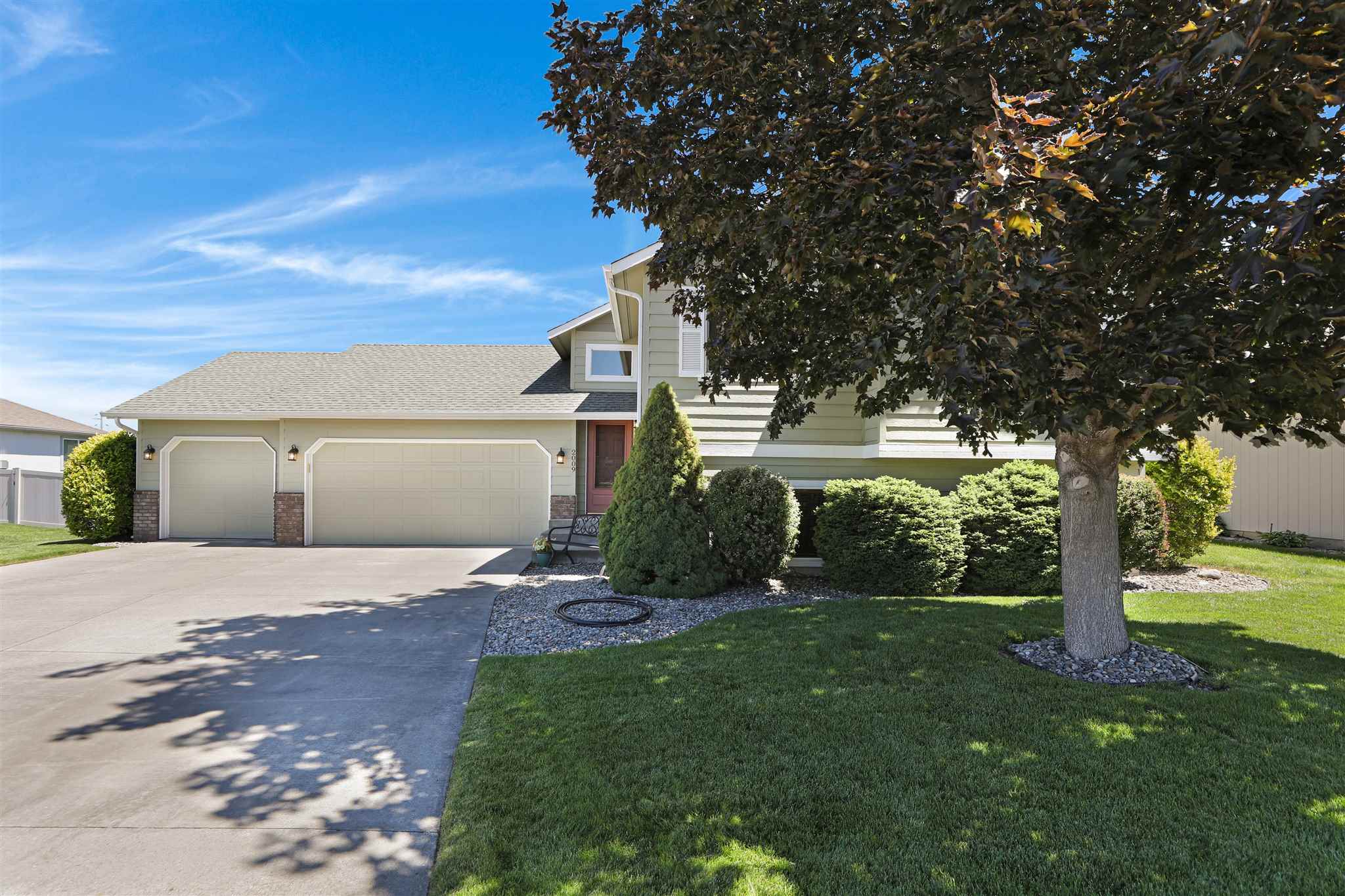 2009 South St Charles Road Spokane Valley, WA 99037 - Photo 1 of 28 Gallery Image 1