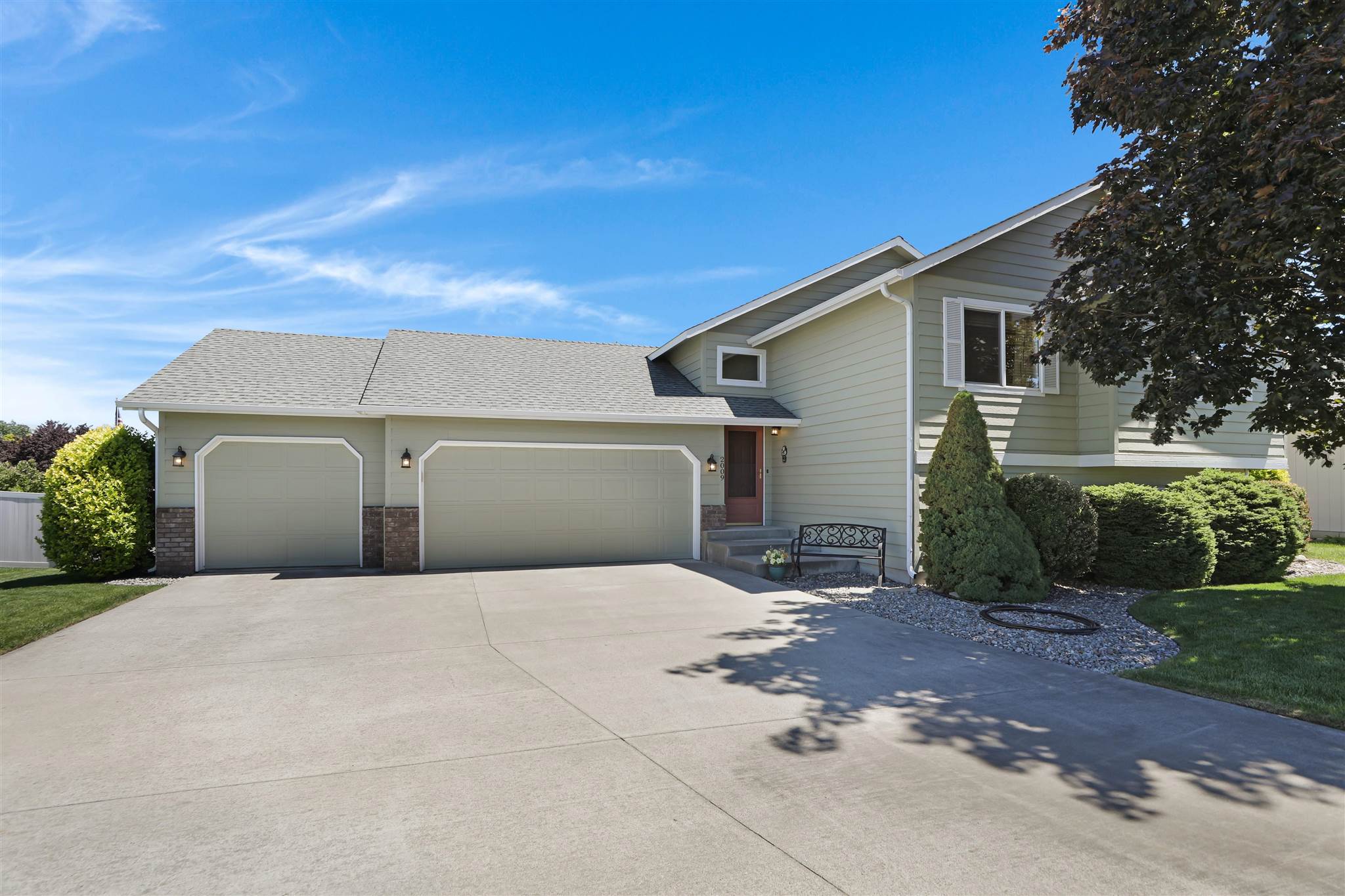 2009 South St Charles Road Spokane Valley, WA 99037 - Photo 2 of 28 Gallery Image 2