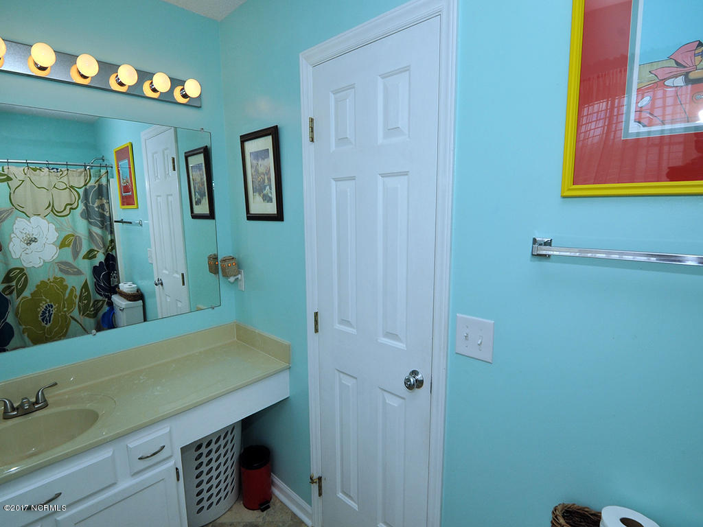 3100 Reminisce Road Castle Hayne, NC 28429 - Photo 17 of 28 Hall Bath