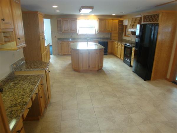22 Spring Meadows South Hadley, MA 01075 - Photo 4 of 26