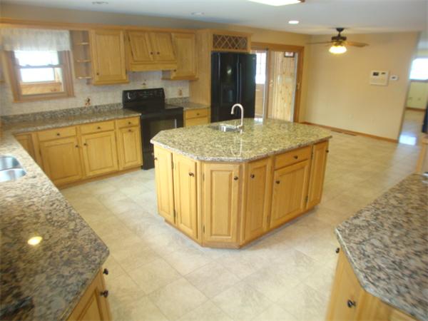 22 Spring Meadows South Hadley, MA 01075 - Photo 5 of 26
