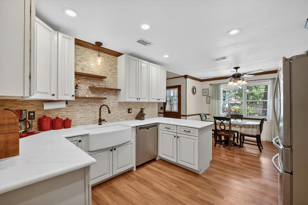 2214 Ravinia Drive Arlington, TX 76012 - Photo 4 of 40