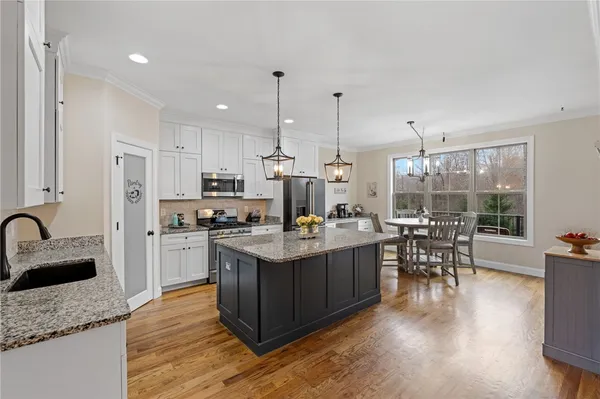 $895,000 | 10 Colonel Storrs Court, Greer, SC 29650