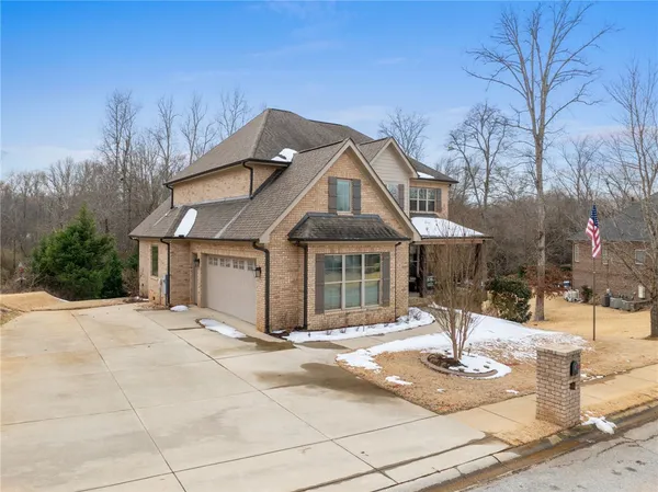 $895,000 | 10 Colonel Storrs Court, Greer, SC 29650