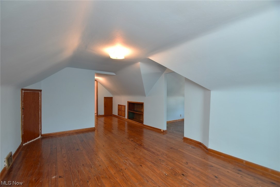 4242 Stilmore Road Cleveland, OH 44121 - Photo 24 of 34