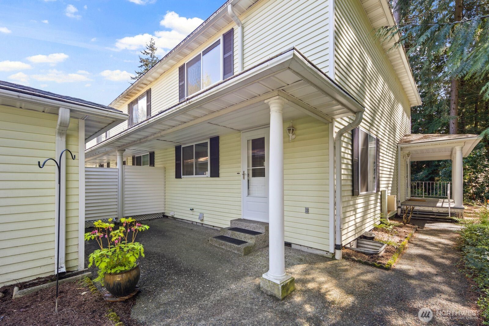 32405 1st Place South Federal Way, WA 98003 - Photo 3 of 39