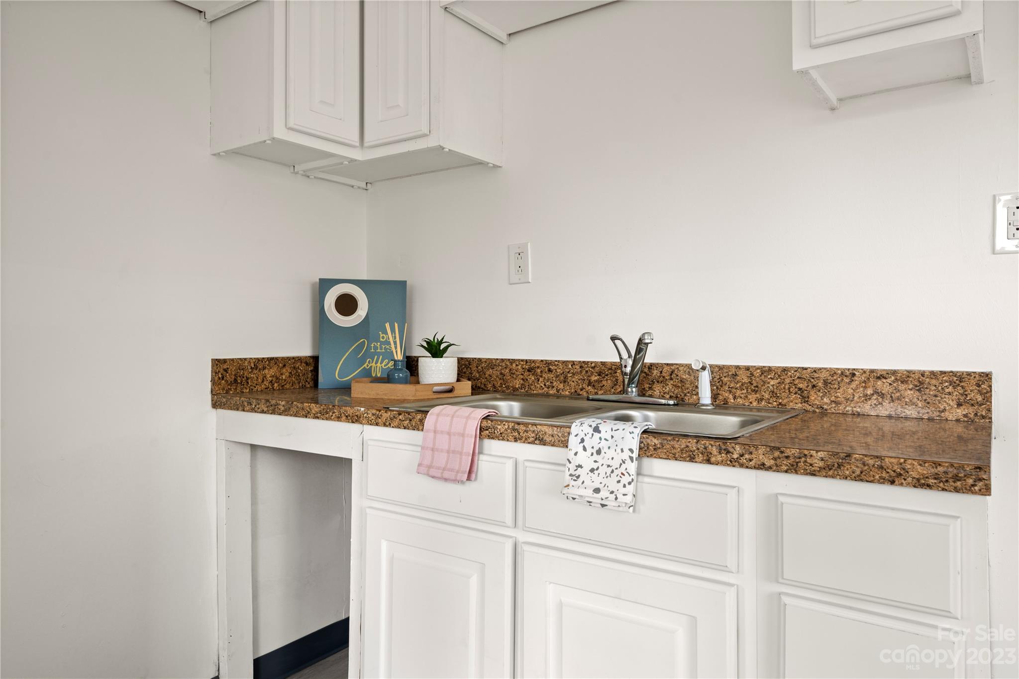 5836 Highway 601 Concord, NC 28025 - Photo 33 of 35 a view of kitchen island with appliances