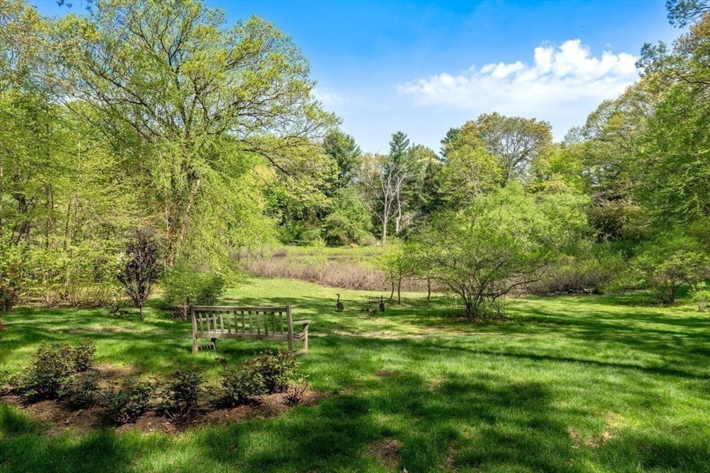 475 Glen Road Weston, MA 02493 - Photo 8 of 10