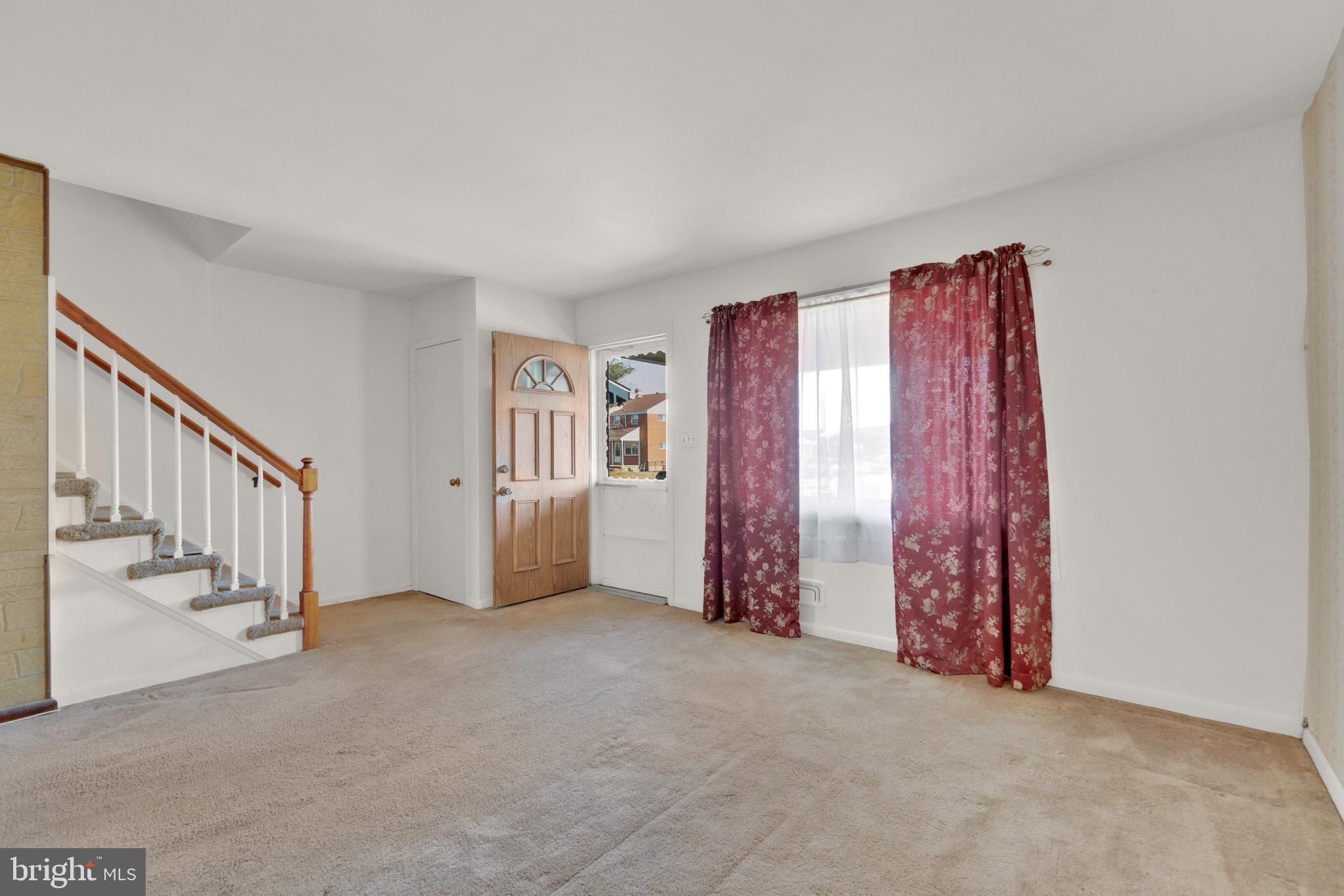 7723 Charlesmont Road Baltimore, MD 21222 - Photo 5 of 28 Living Room