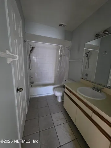 $1,700 | 1301 West Defender Court, Unit 1301, Jacksonville, FL 32233