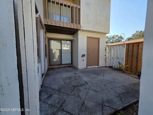 $1,700 | 1301 West Defender Court, Unit 1301, Jacksonville, FL 32233