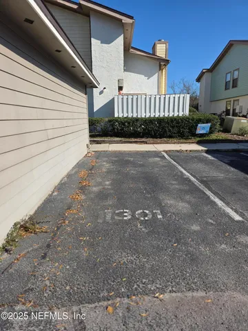 $1,700 | 1301 West Defender Court, Unit 1301, Jacksonville, FL 32233