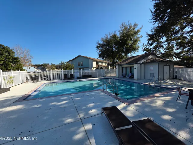 $1,700 | 1301 West Defender Court, Unit 1301, Jacksonville, FL 32233