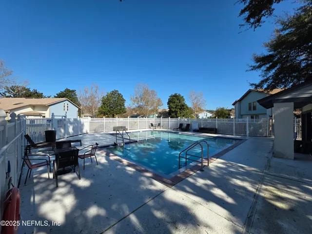 $1,700 | 1301 West Defender Court, Unit 1301, Jacksonville, FL 32233