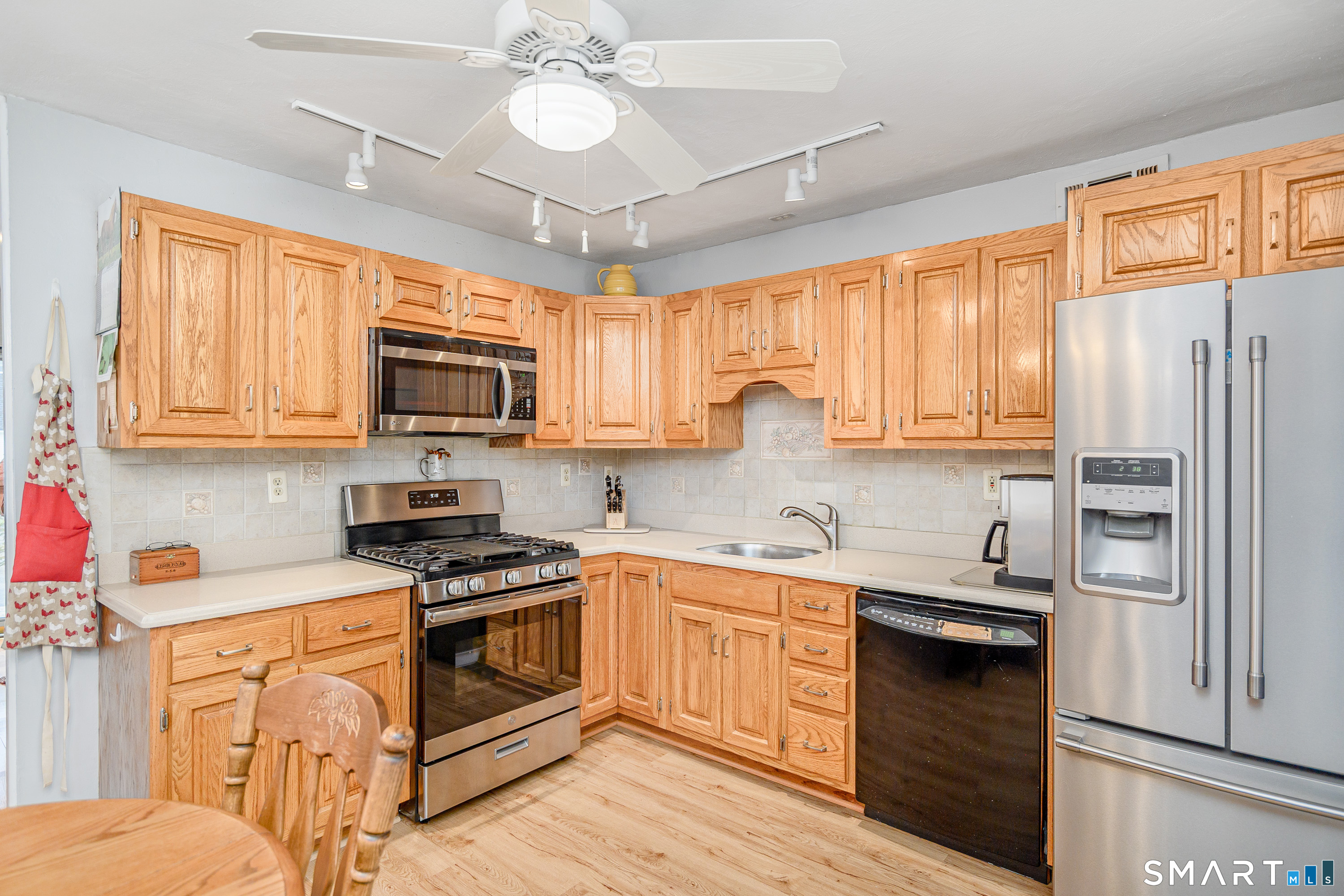 20 Wild Horse Road Stamford, CT 06905 - Photo 12 of 31