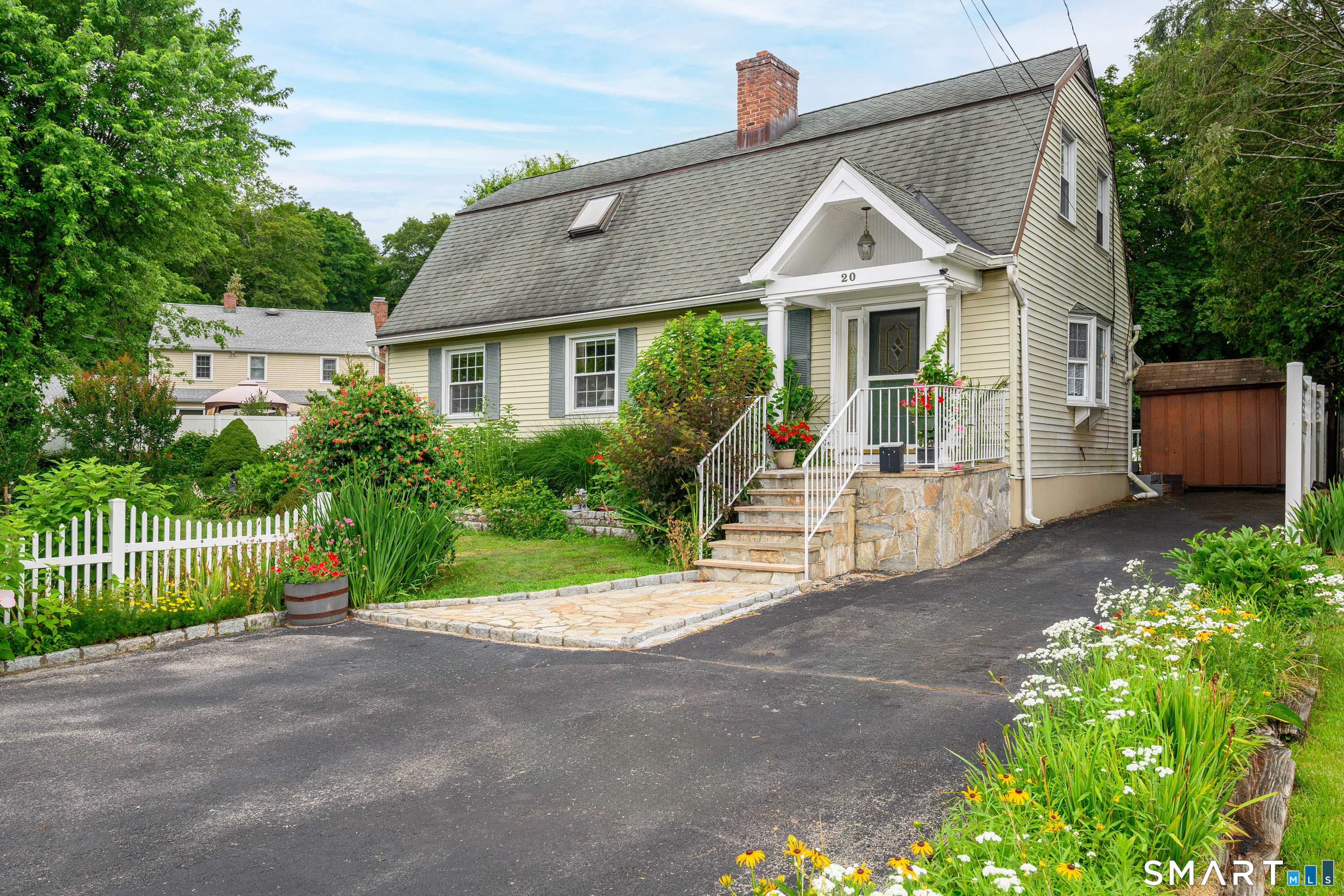 20 Wild Horse Road Stamford, CT 06905 - Photo 2 of 31