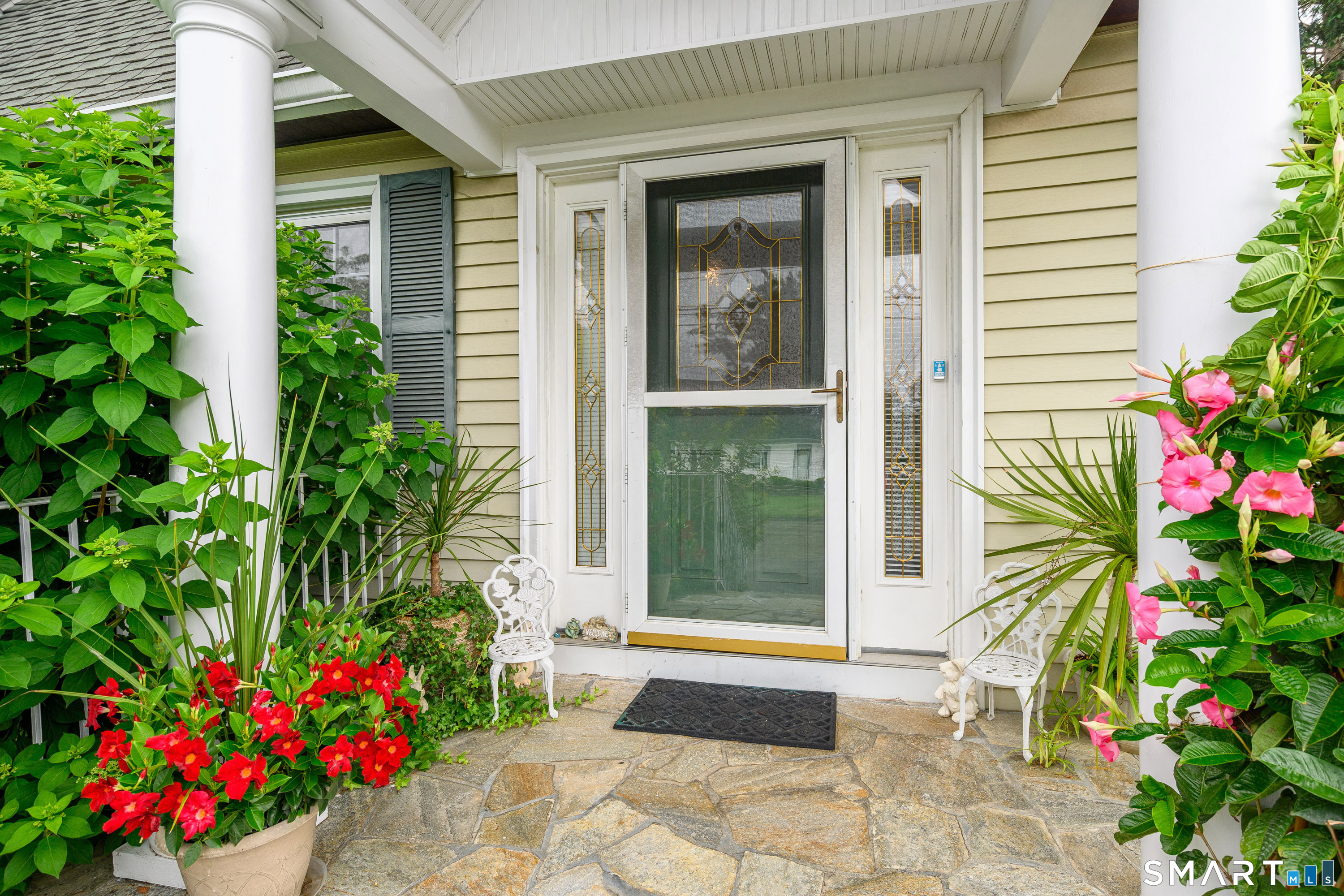 20 Wild Horse Road Stamford, CT 06905 - Photo 3 of 31