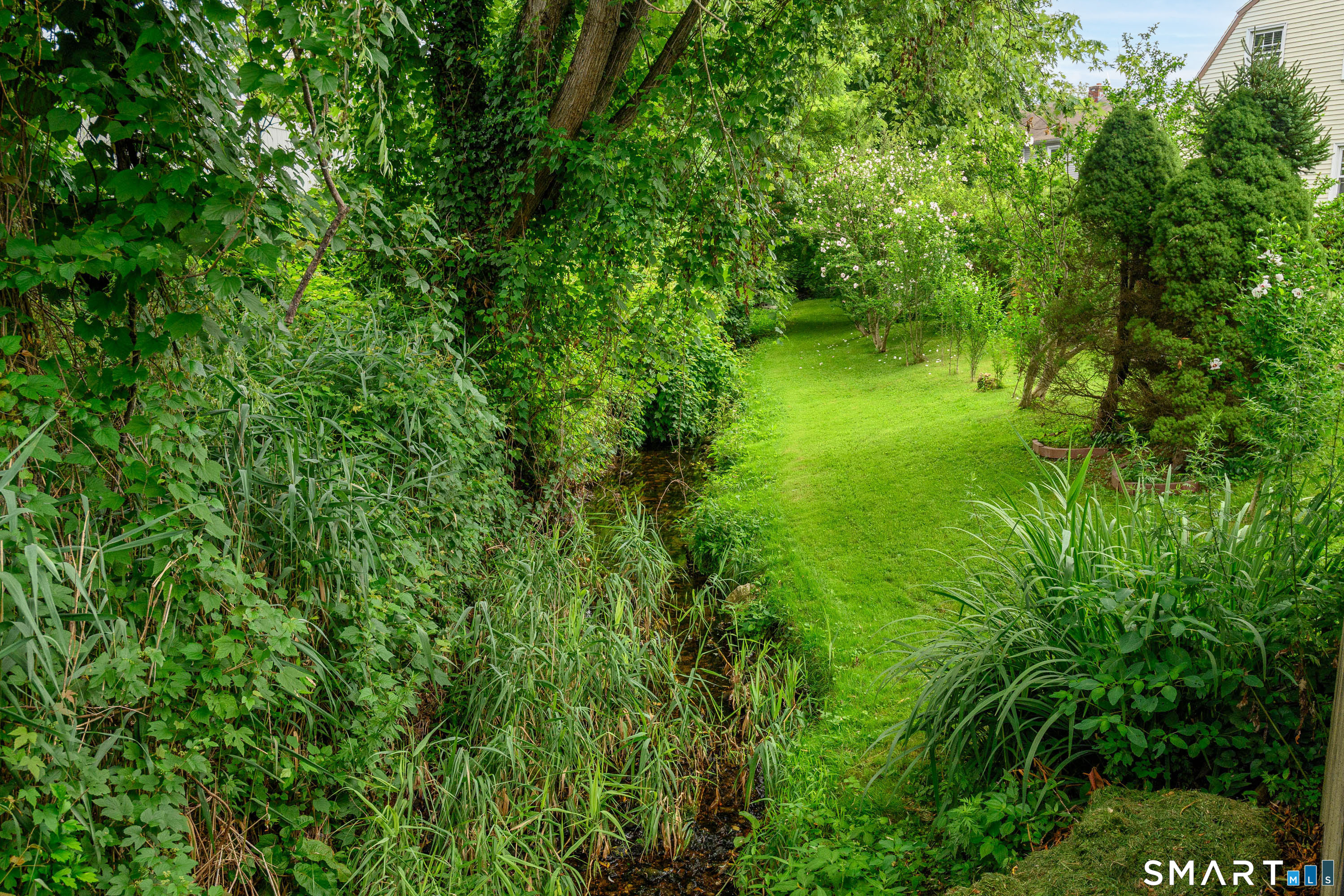 20 Wild Horse Road Stamford, CT 06905 - Photo 4 of 31