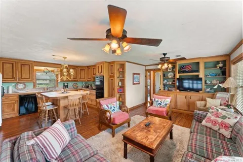 $229,000 | 209 Lake Street, Lake Charles, LA 70607