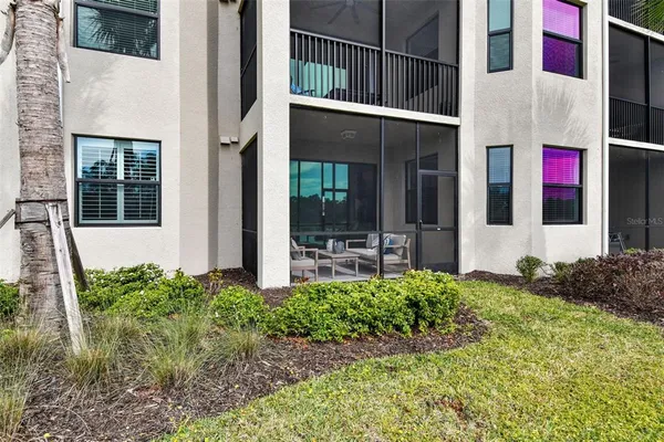 $345,000 | 18114 Gawthrop Drive, Unit 106, Bradenton, FL 34211