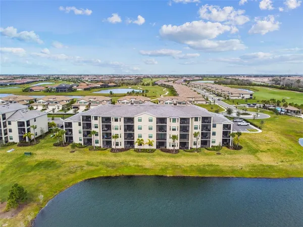$345,000 | 18114 Gawthrop Drive, Unit 106, Bradenton, FL 34211
