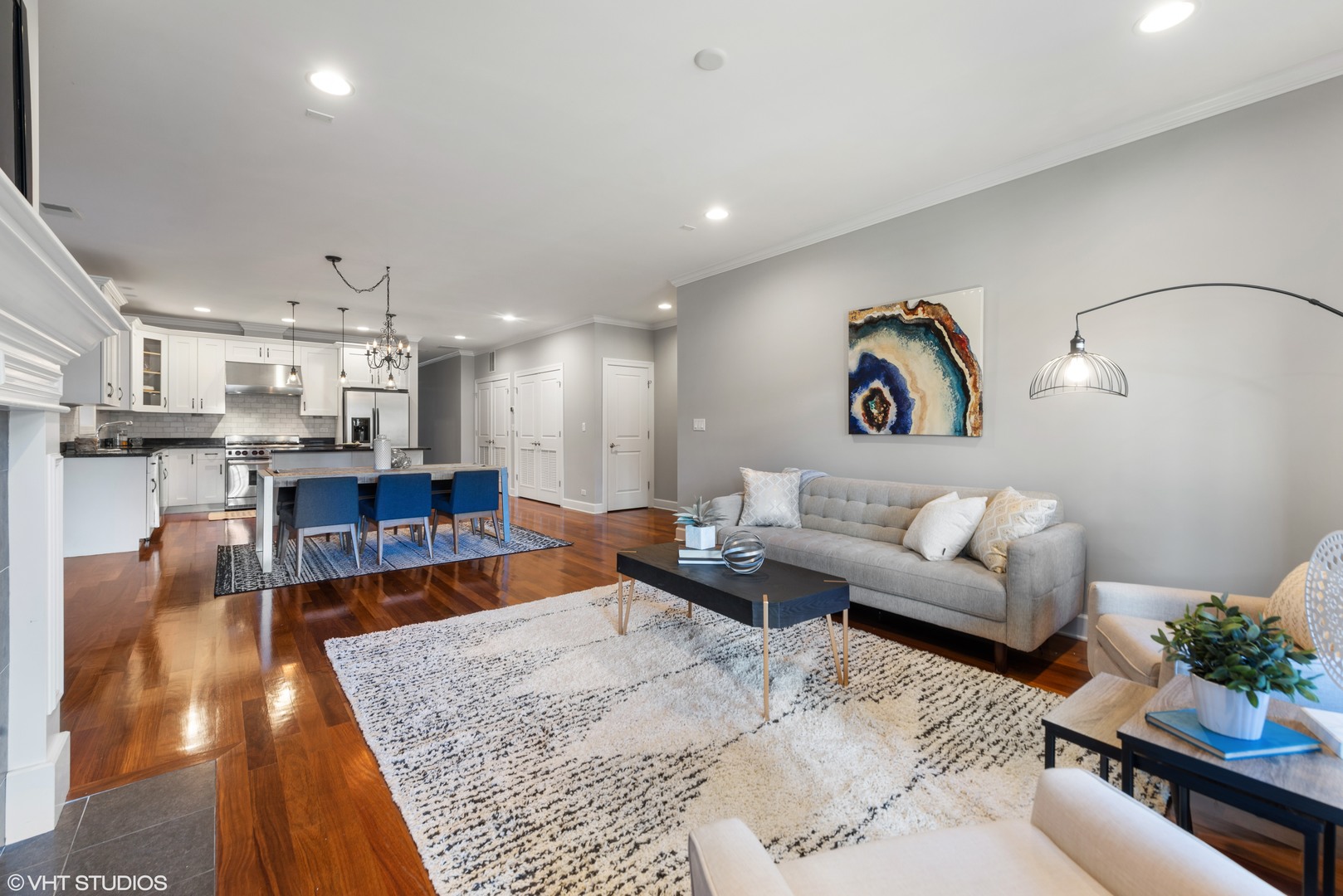 1025 West Monroe Street, Unit 3E Chicago, IL 60607 - Photo 5 of 14 a living room with furniture and kitchen view