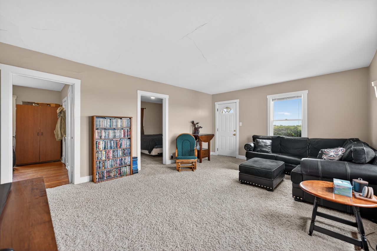 21137 Fenstermaker Road Sycamore, IL 60178 - Photo 9 of 31