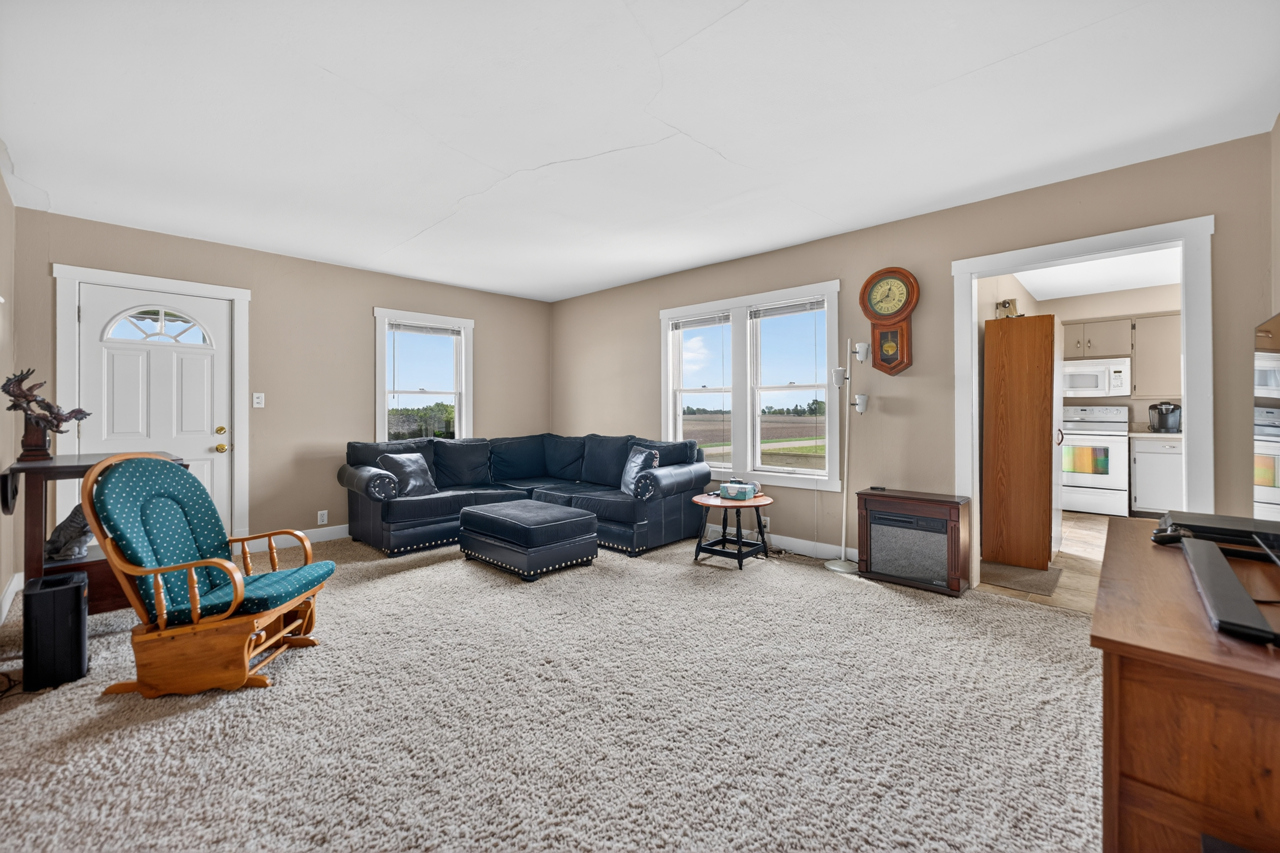 21137 Fenstermaker Road Sycamore, IL 60178 - Photo 10 of 31