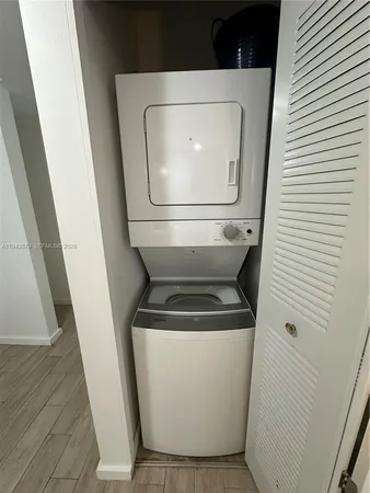 $2,050 | 1611 Meridian Avenue, Unit 203, Miami Beach, FL 33139