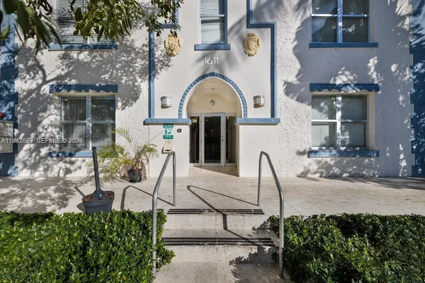 $2,050 | 1611 Meridian Avenue, Unit 203, Miami Beach, FL 33139