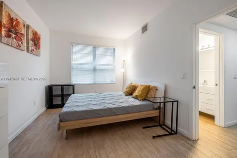 $2,100 | 1611 Meridian Avenue, Unit 203, Miami Beach, FL 33139