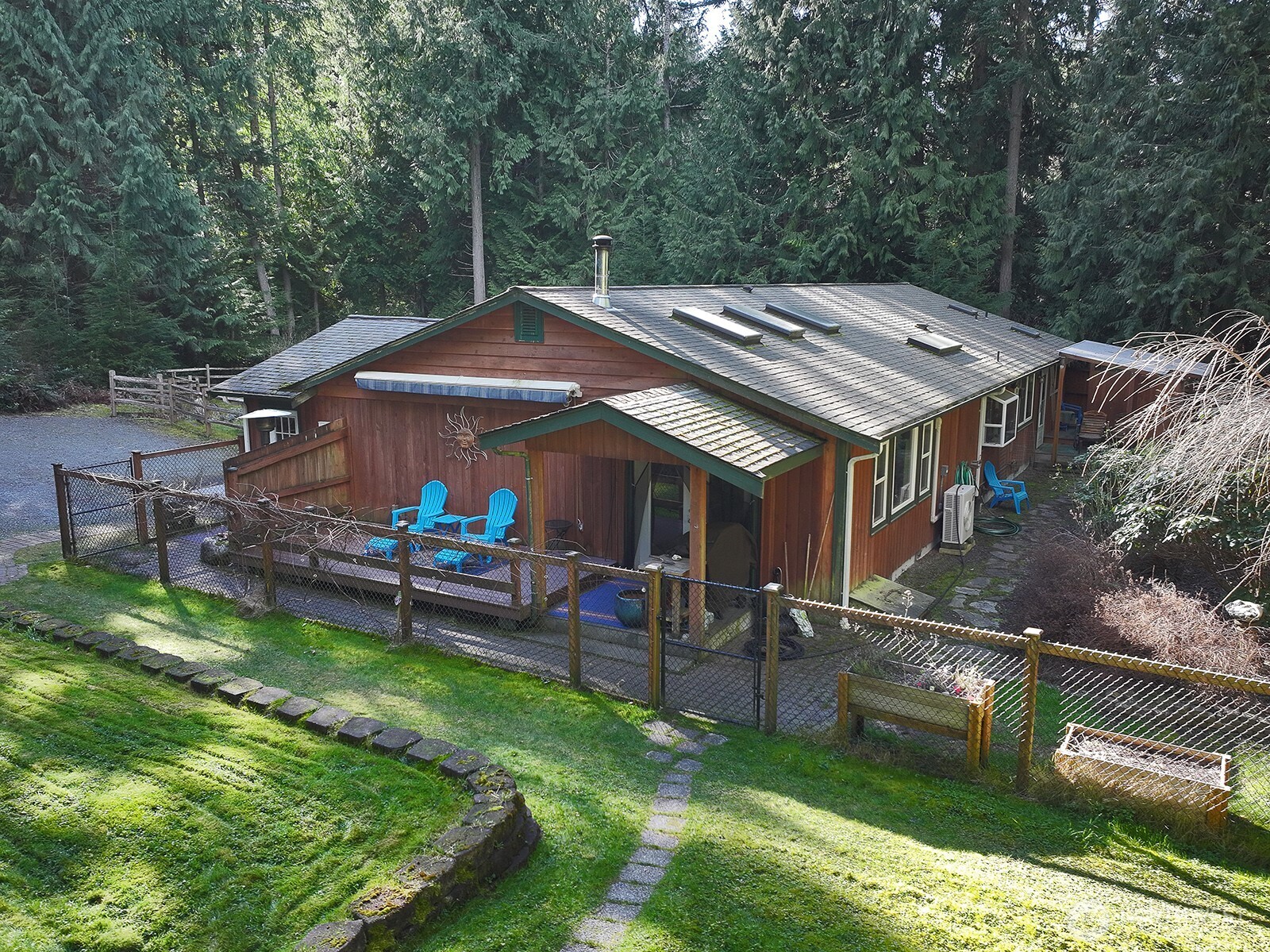 2411 East Porter Road Langley, WA 98260 - Photo 2 of 40