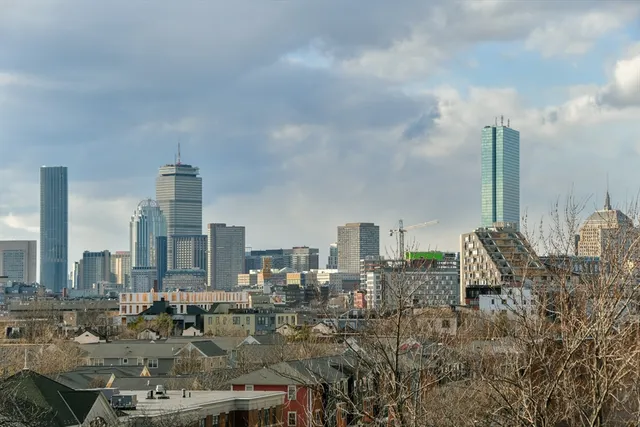 $6,000 | 350 West Broadway, Unit 10, Boston, MA 02127