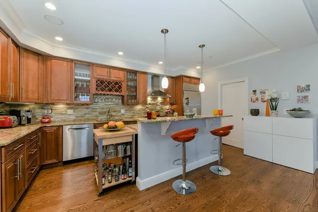 $6,000 | 350 West Broadway, Unit 10, Boston, MA 02127