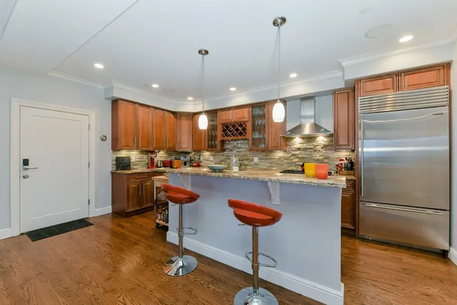 $6,000 | 350 West Broadway, Unit 10, Boston, MA 02127