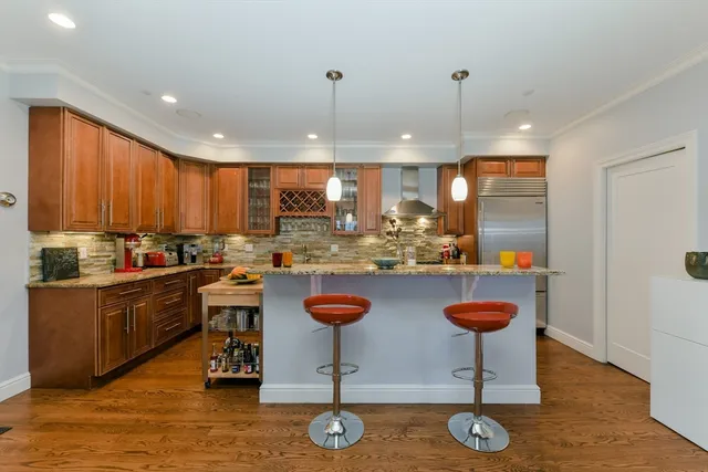 $6,000 | 350 West Broadway, Unit 10, Boston, MA 02127