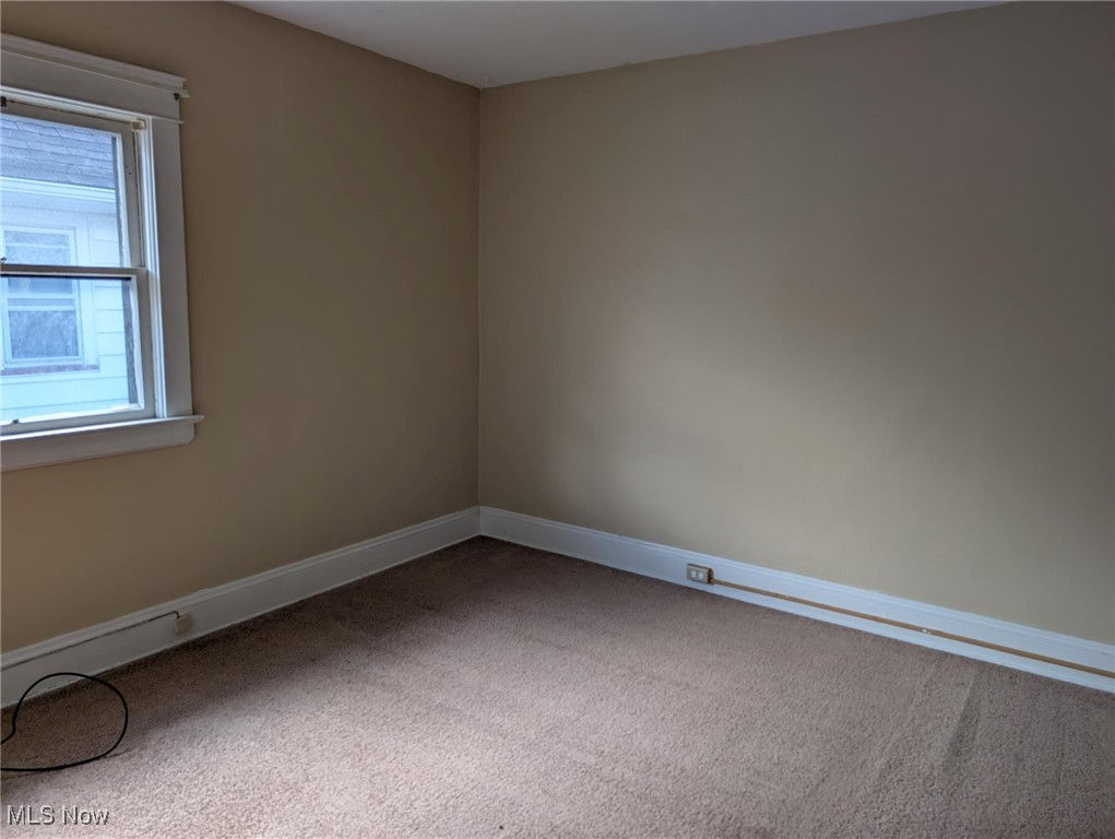 2549 Kendall Road Cleveland, OH 44120 - Photo 23 of 26 2nd Floor Front Bedroom