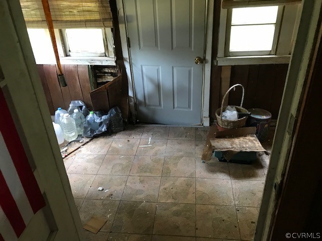 17040 Mary Ball Road Irvington, VA 22480 - Photo 6 of 13 Enclosed back porch